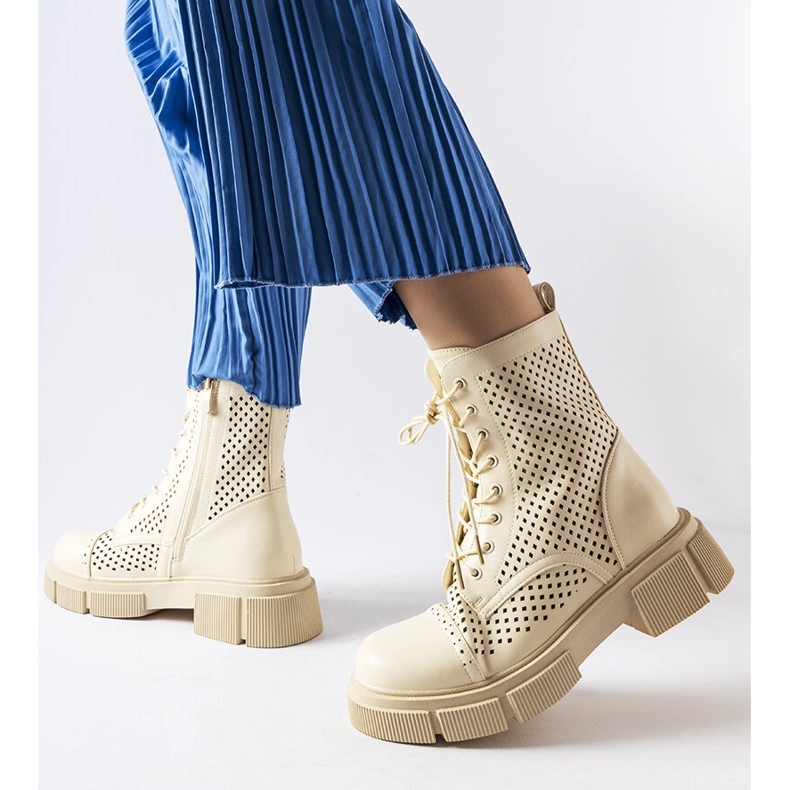 Cizme ajurate corpus bej 1