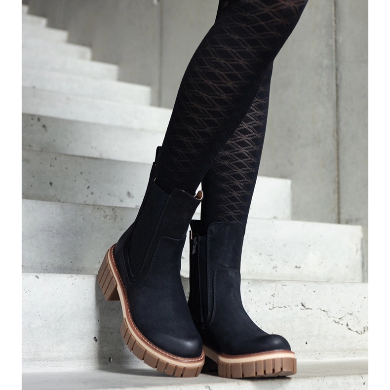 Cizme negre cu platformă masivă cu abraziuni de la Sholla negru 1