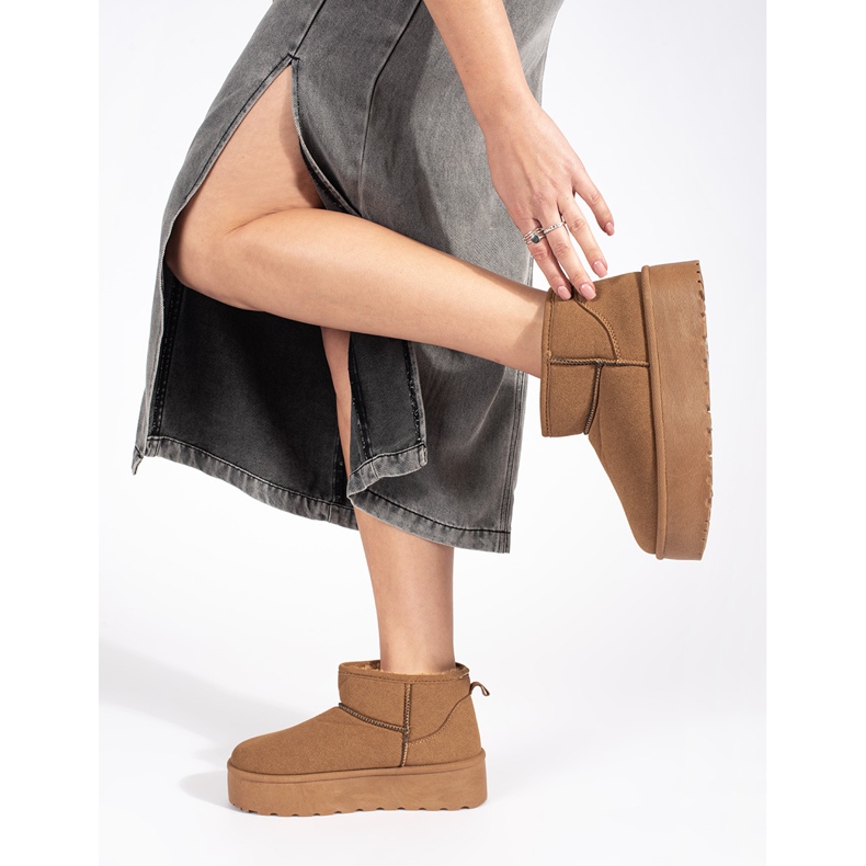 Seastar Cizme de zăpadă de damă izolate bej cu platformă 1