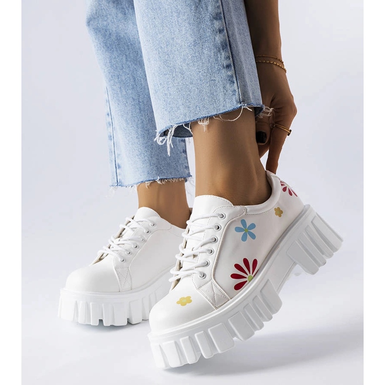 Brogues albe decorate cu flori Gemeni 1