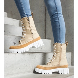 Cizme Crispiero izolate bej 1 Cizme Crispiero izolate bej 1