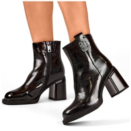 Botine de damă, izolate, din piele lăcuită, negre 25-66670B negru 1