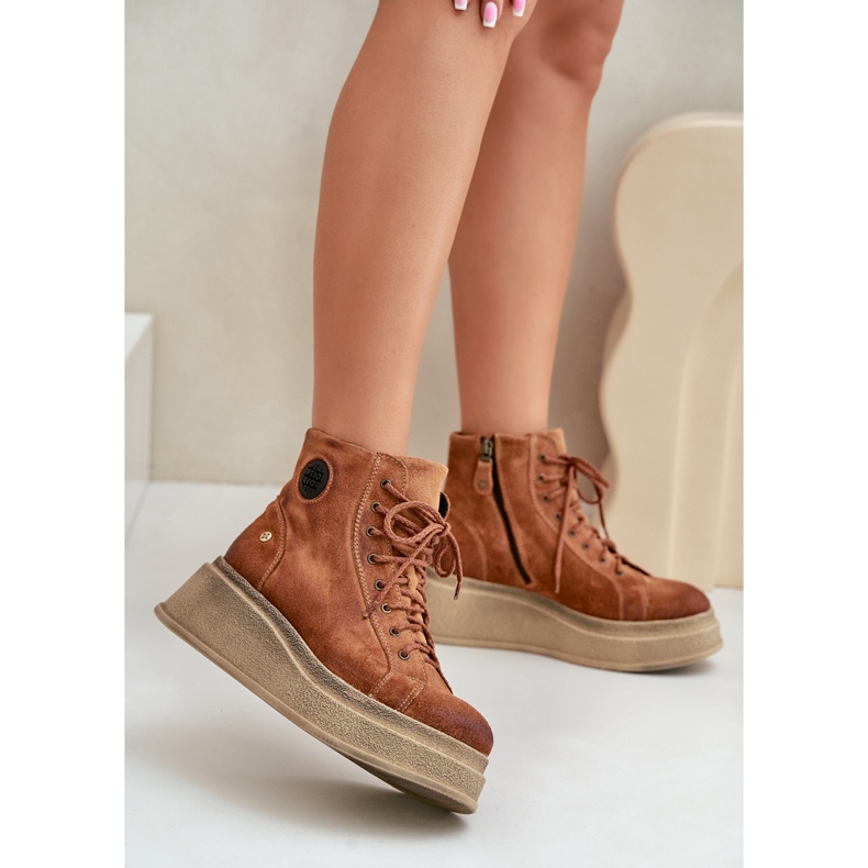 Botine din piele intoarsa pe o platforma masiva Maciejka 06309-29 maro 2