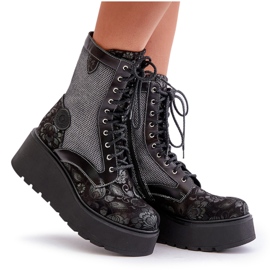 Botine din piele pe platformă și pană cu partea superioară cu model Maciejka 06720-01 negru 10