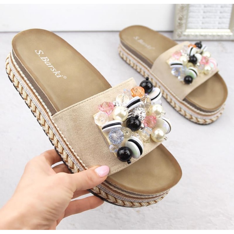 S.Barski W OLI260 sandale bej cu platformă cu margele 1