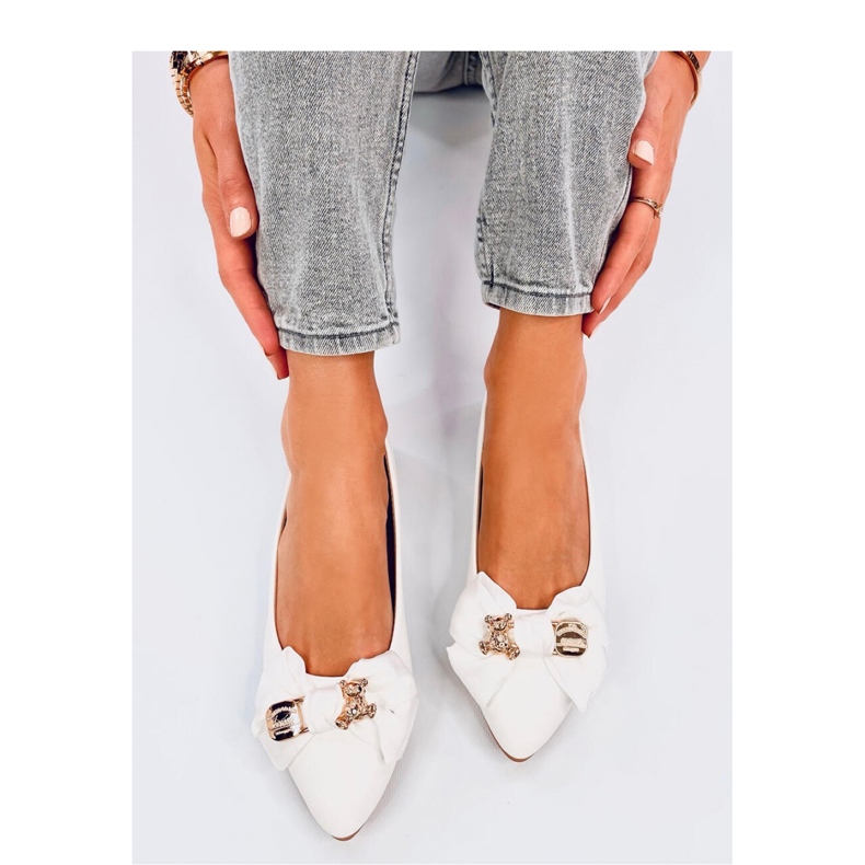 Balerini albi ursuleti de pluș 1