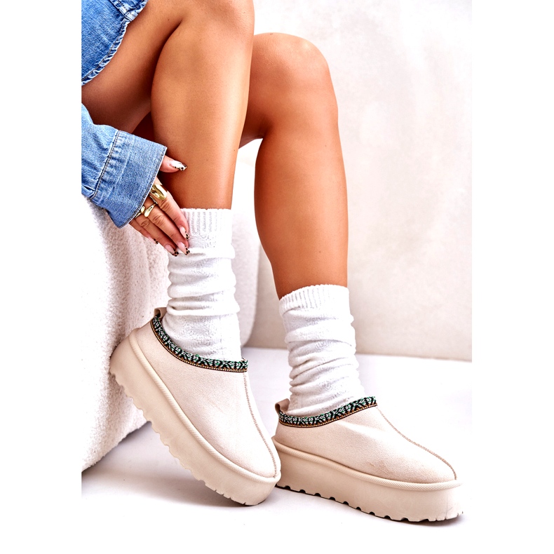 Papuci pentru femei pe platformă cu broderie bej ușoară 2