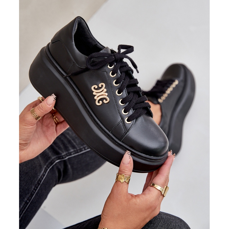 Adidași din piele naturală pe platformă Decorație aurie Lewski 3428 Negru 2 Adidași din piele naturală pe platformă Decorație aurie Lewski 3428 Negru 2