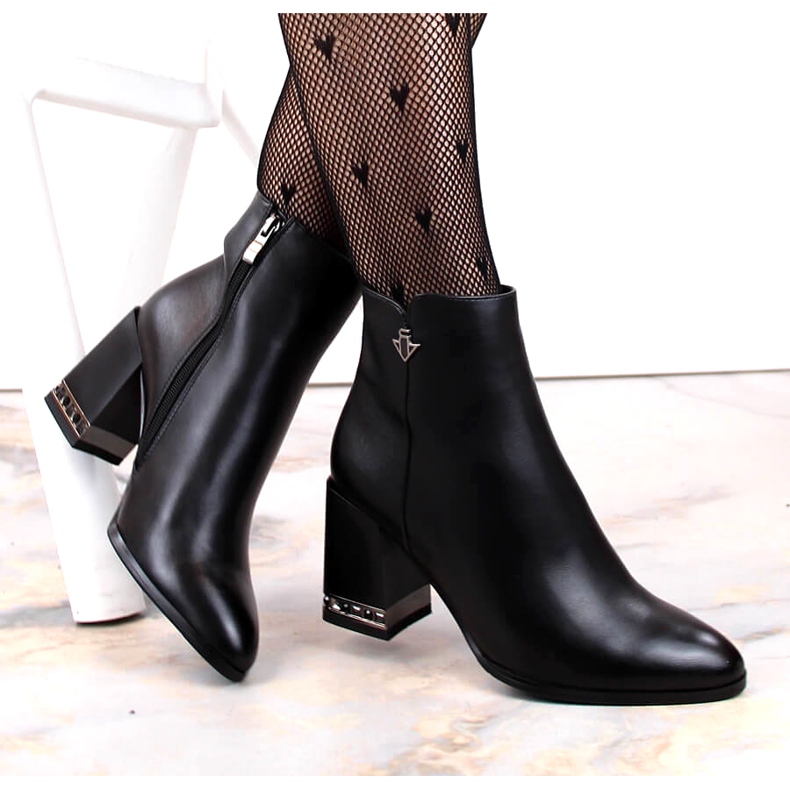 Cizme izolate negre pentru femei cu Filippo DBT4842/23 BK negru 3