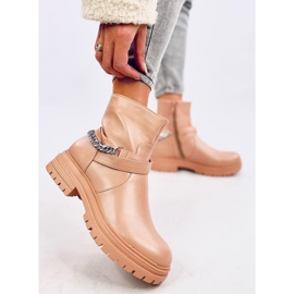 Botine izolate bej cu lant 3