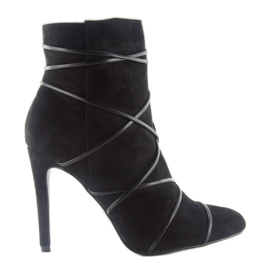Piele intoarsa neagra pe un toc inalt negru 8