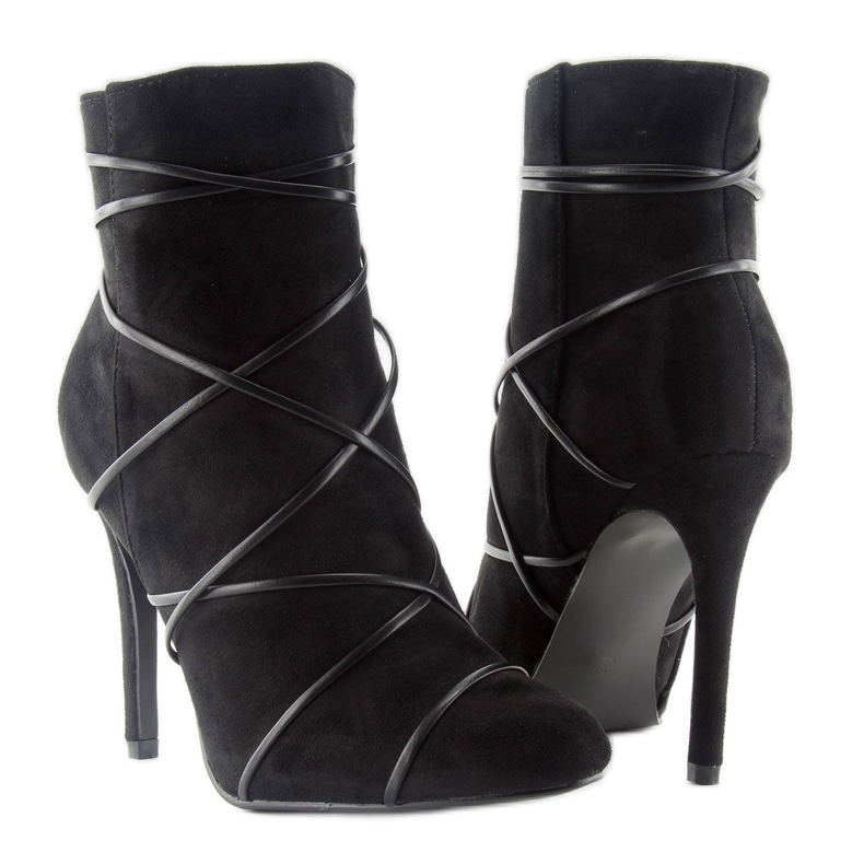 Piele intoarsa neagra pe un toc inalt negru 2