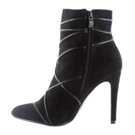 Piele intoarsa neagra pe un toc inalt negru 3