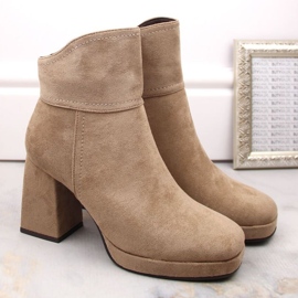 Botine izolate din piele intoarsa cu toc inalt si platforma M.Daszyński W SAN24B, bej 5