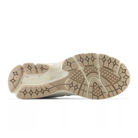 Pantofi New Balance U M2002RVF alb 5