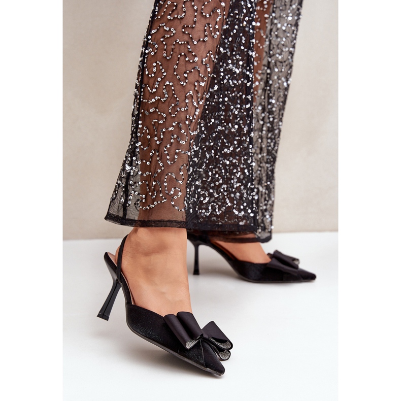 Tocuri înalte din material negru cu fundă 2