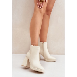 Botine din piele ecologică bej deschis cu toc înalt 2