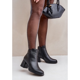 Botine negre de dama elegante cu toc inalt negru 1 Botine negre de dama elegante cu toc inalt negru 1