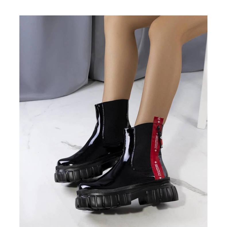 Botine negre lacuite de la Casta - Solea negru 1