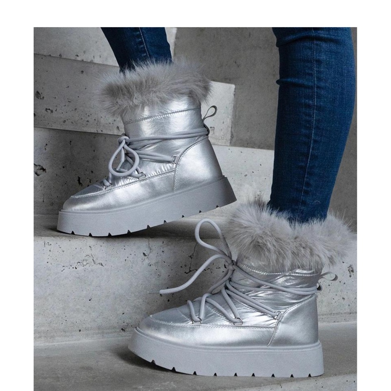 Cizme de zapada izolate argintii cu blana Arilla - Solea gri 1 Cizme de zapada izolate argintii cu blana Arilla - Solea gri 1