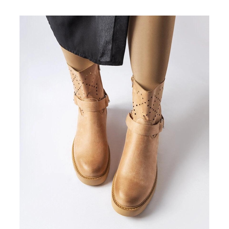 Botine bej ajurate cu lant de la Procopio - Solea 1