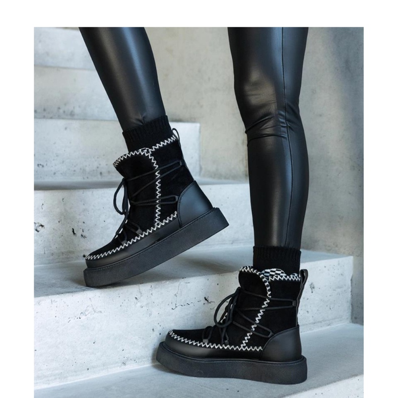 Cizme de zapada cu platforma neagra cu sireturi decorate cu broderie Mckenzie - Solea negru 1