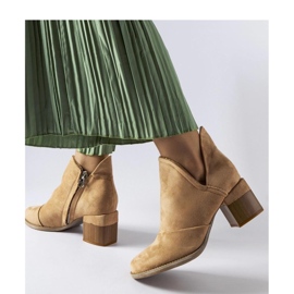 Botine bej cu partea superioară neregulată de Busson - Solea 1