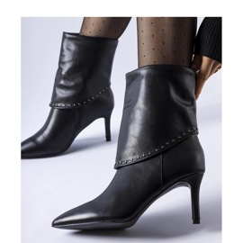 Botine izolate negre de la Cipresso - Solea negru 1