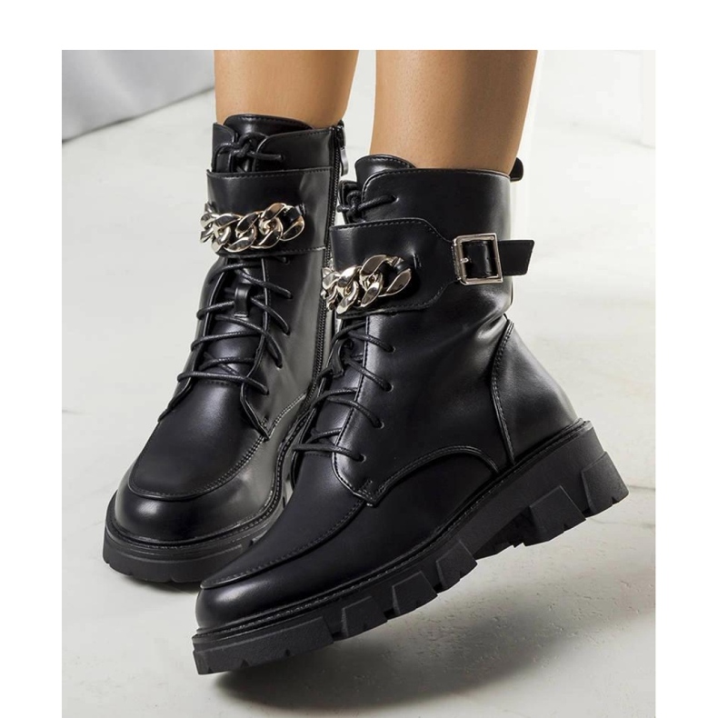 Cizme negre, izolate de drumeție negru 2