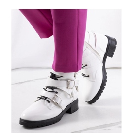 Botine de dama cu fermoar si catarame, albe 1 Botine de dama cu fermoar si catarame, albe 1