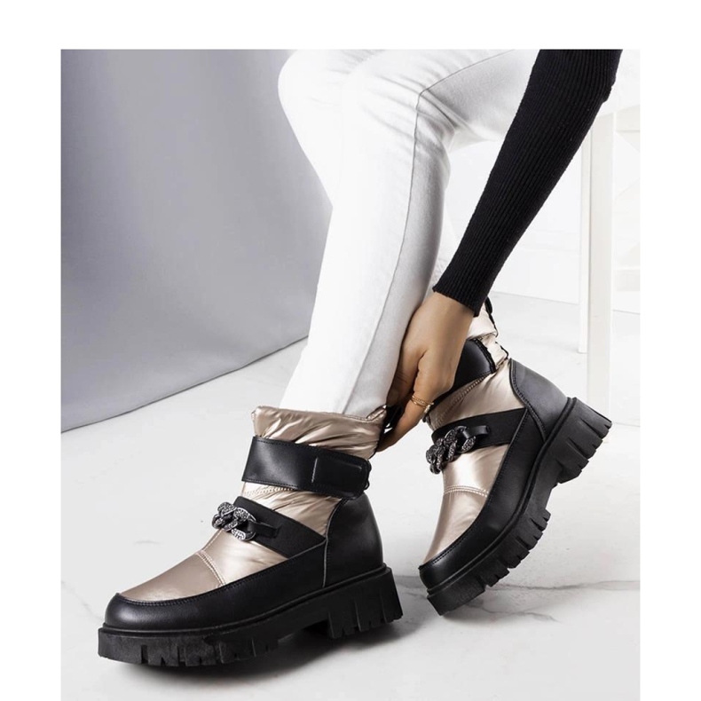 Cizme de zapada aurii cu lant Ephraim - Solea 1 Cizme de zapada aurii cu lant Ephraim - Solea 1