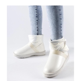 Cizme de zapada scurte bej stralucitoare de la Delaune - Solea 1