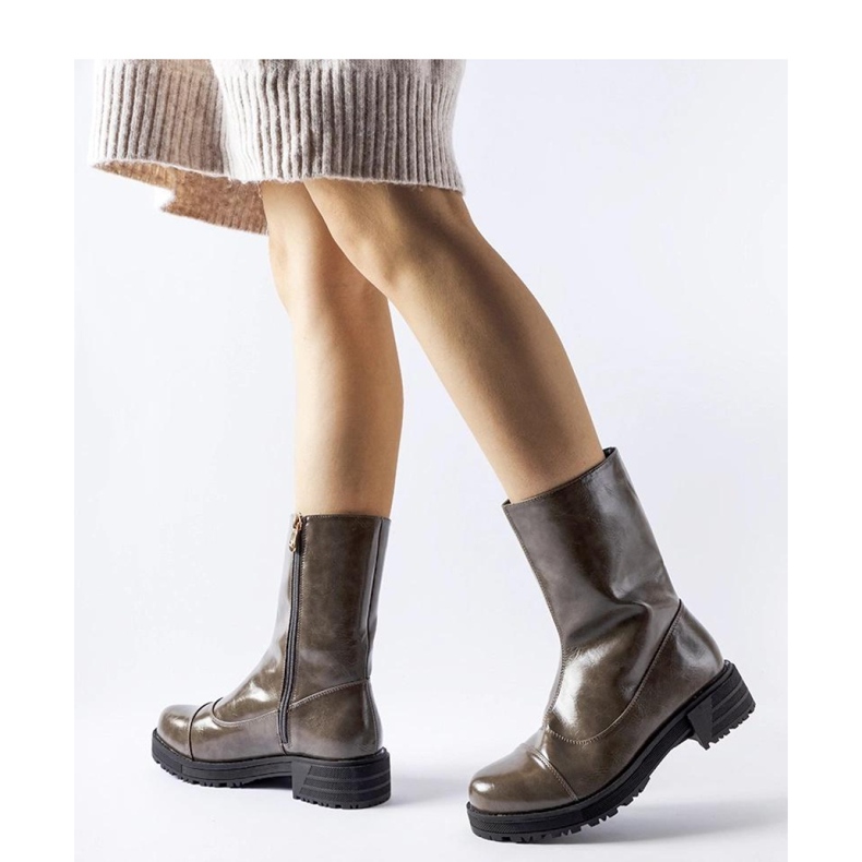 Botine izolate gri închis 1