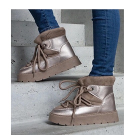 Cizme de zapada cu platforma izolate cu blana bej 1 Cizme de zapada cu platforma izolate cu blana bej 1