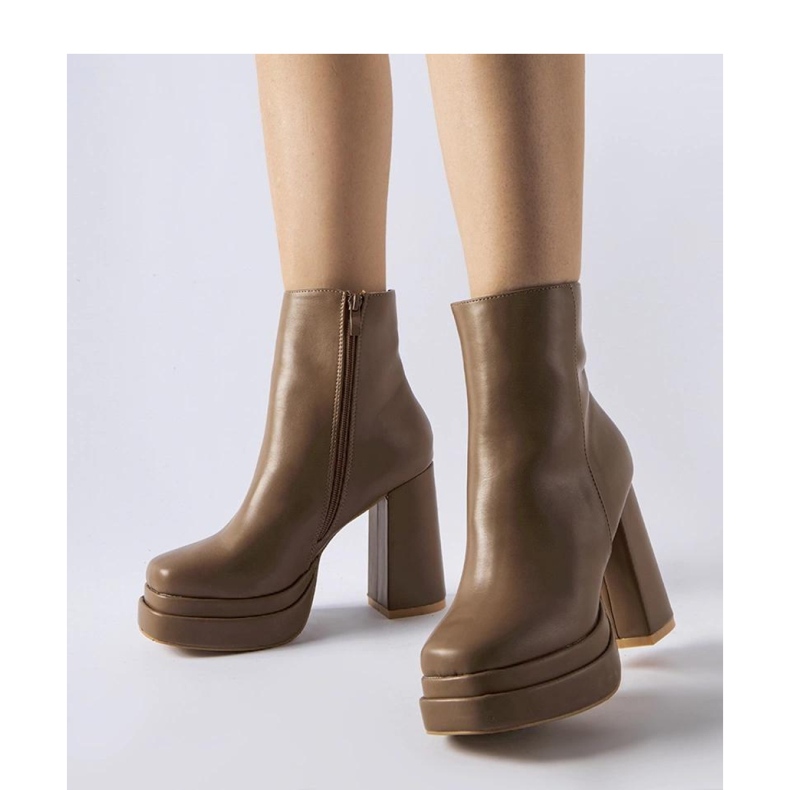 Cizme maro cu toc inalt 1 Cizme maro cu toc inalt 1