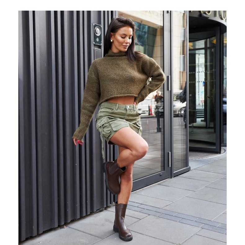 Cizme înalte maro decorate cu zirconi 1 Cizme înalte maro decorate cu zirconi 1