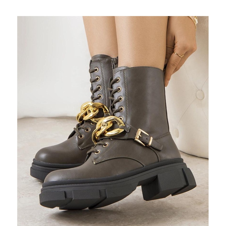 Cizme de drumeție verzi cu lanț verde 1 Cizme de drumeție verzi cu lanț verde 1