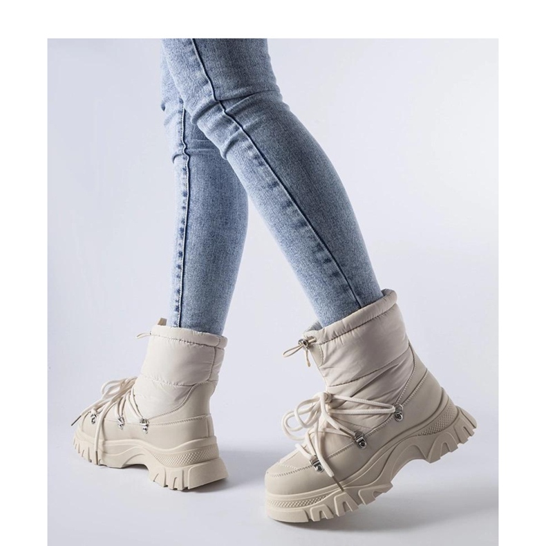 Cizme de zăpadă izolate bej 1