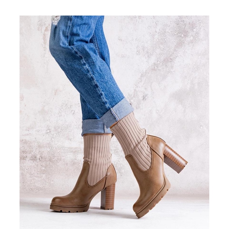 Botine bej închis din piele ecologică 1 Botine bej închis din piele ecologică 1