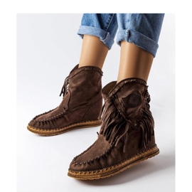 Cizme maro cu pană 1 Cizme maro cu pană 1