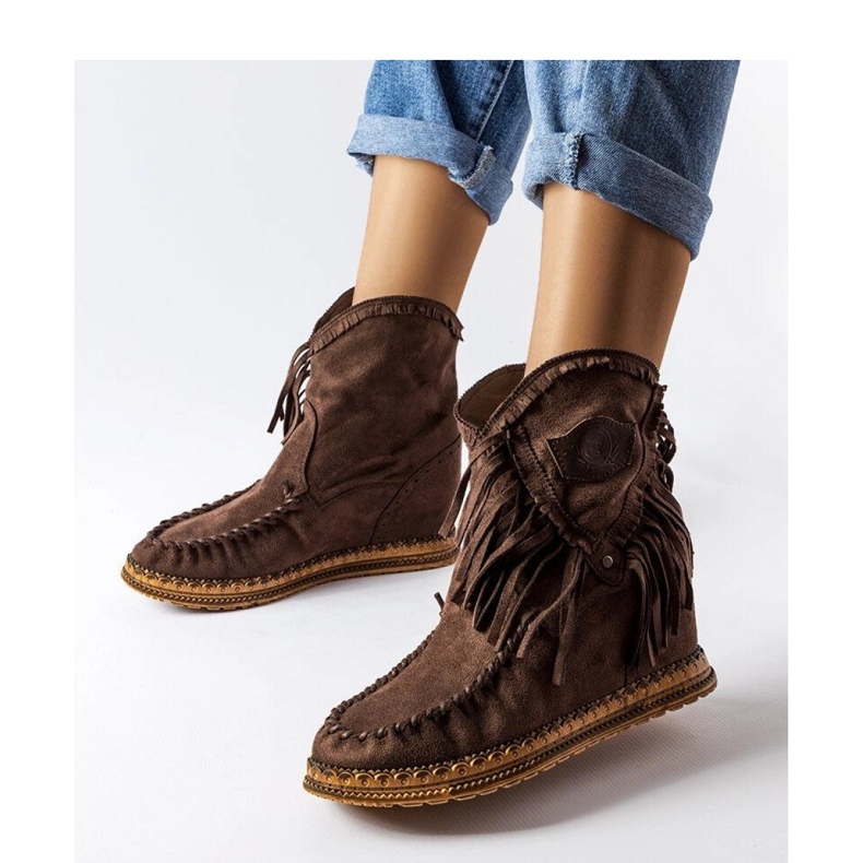 Cizme maro cu pană 1 Cizme maro cu pană 1