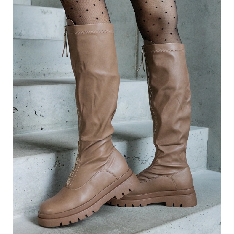 Cizme maro din piele ecologica cu toc plat decorate cu fermoar 1