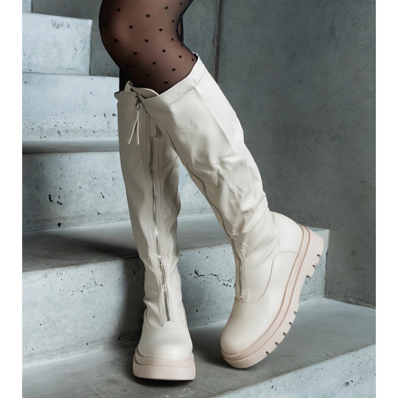 Cizme bej din piele ecologica cu toc plat decorate cu fermoar 2