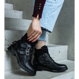 Botine negre decorate cu crampoane cu toc plat negru 1