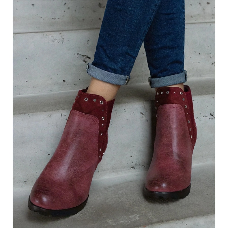 Botine izolate burgundy roșu 1