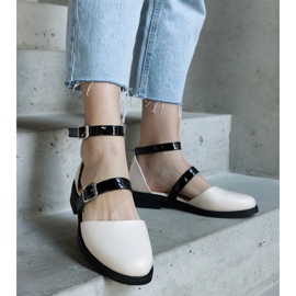 Balerini bej cu cataramă 1