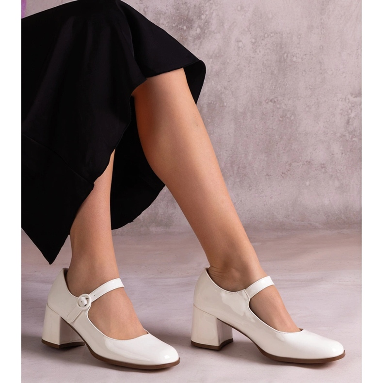 Pompe lăptate albe cu o bandă pe post 1