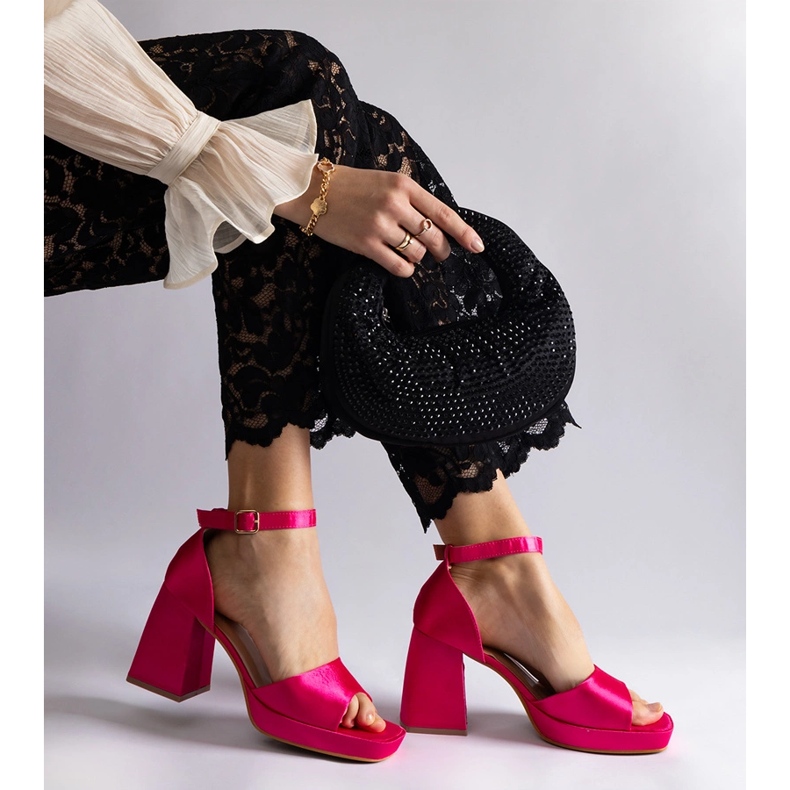 Sandale de femei din satin roz cu un călcâi masiv 2