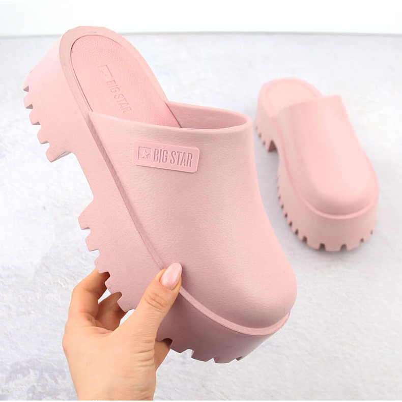 Flip-flops de damă roz cu talpă masivă Big Star NN274020 1 Flip-flops de damă roz cu talpă masivă Big Star NN274020 1