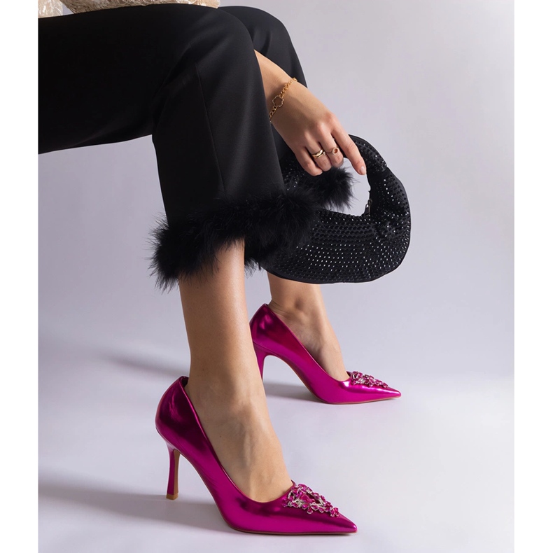 Stilete roz lacuite decorate cu zirconi 1 Stilete roz lacuite decorate cu zirconi 1